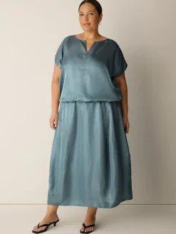 Lightweight Satin Shimmer Lantern Skirt