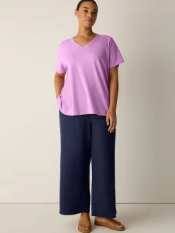 Organic Cotton Slubby Jersey V-Neck Tee