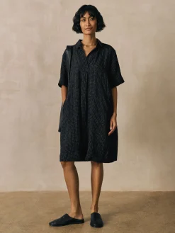 Puckered Organic Linen Grid Classic Collar Dress