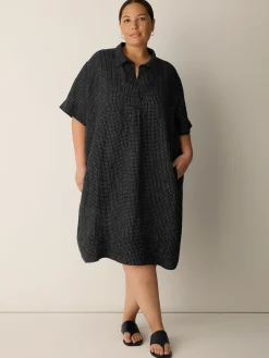 Puckered Organic Linen Grid Classic Collar Dress