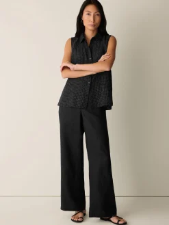 Puckered Organic Linen Grid Sleeveless Shirt