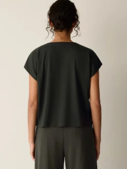 Ribbed Knit Crew Neck Top