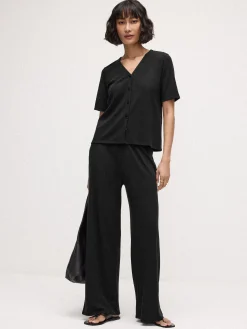 Ribbed Knit Wide-Leg Pant