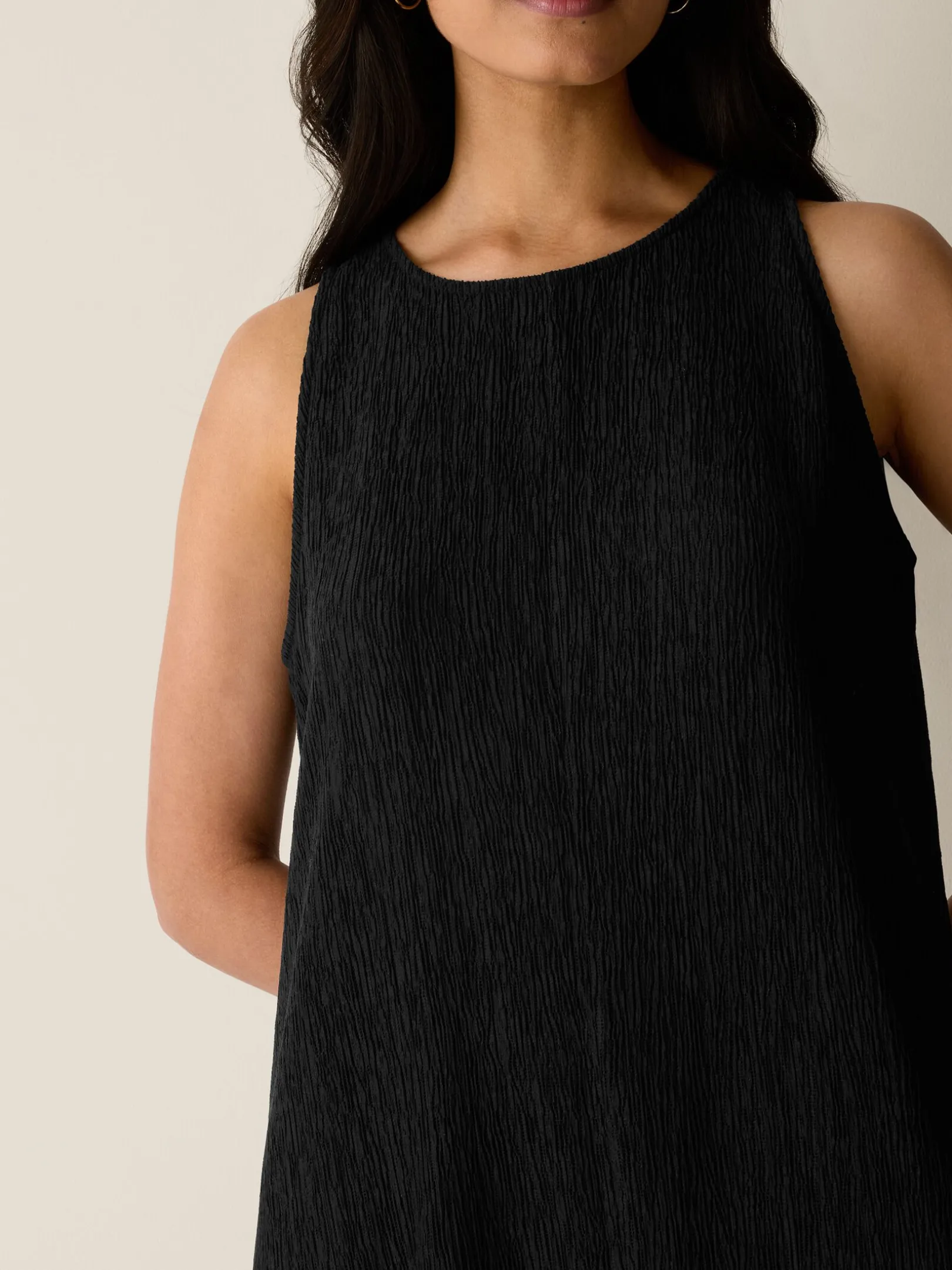 Woven Plissé Round Neck Dress