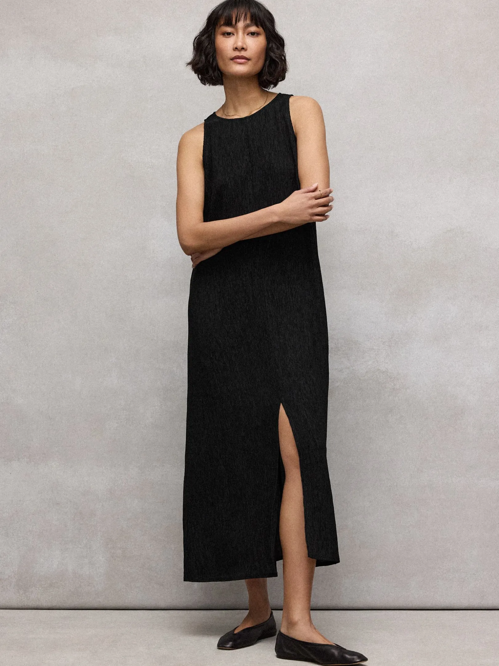 Woven Plissé Round Neck Dress