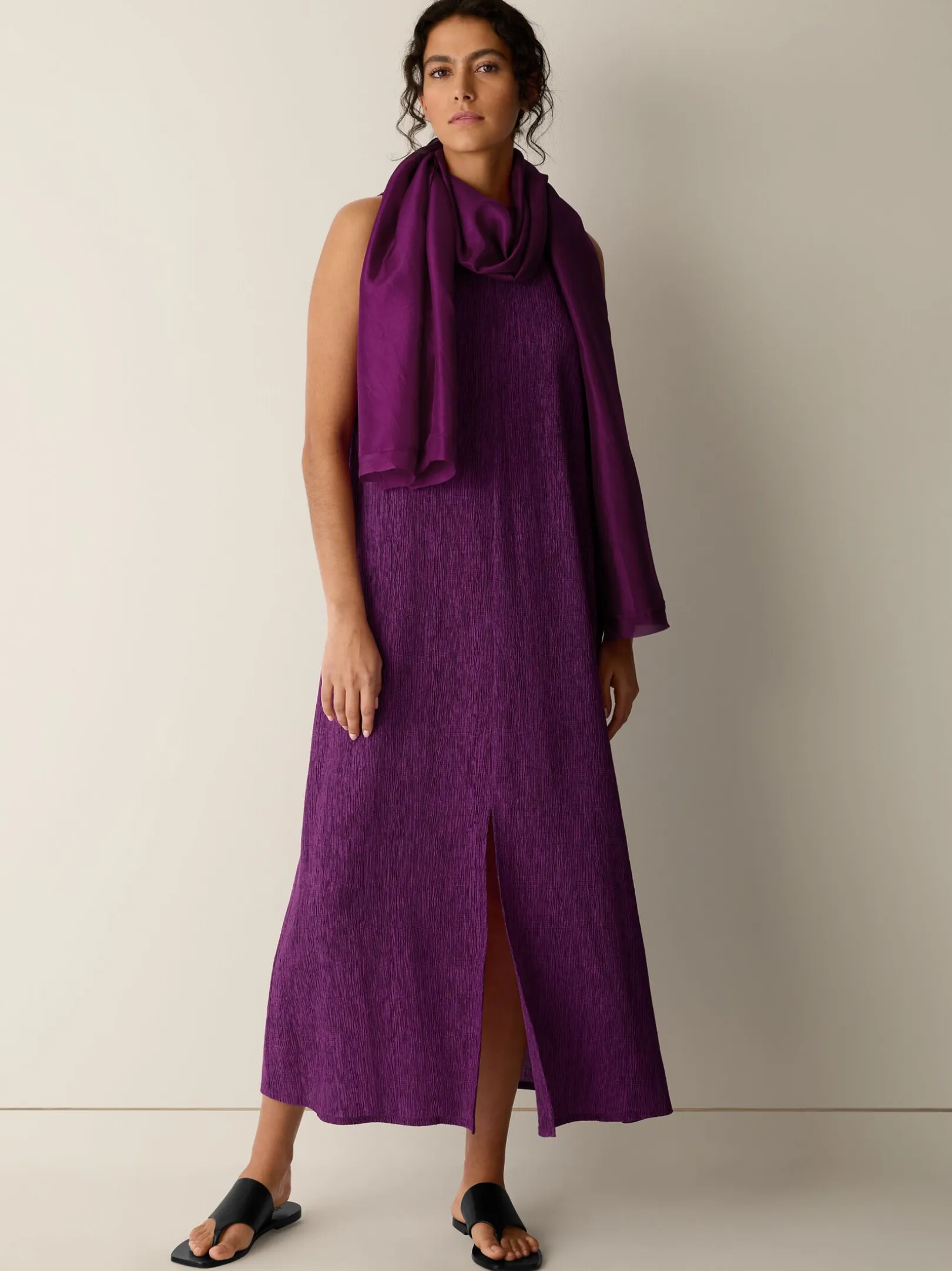 Woven Plissé Round Neck Dress