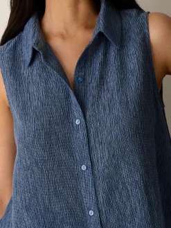 Woven Plissé Sleeveless Shirt