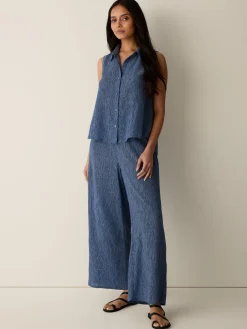 Woven Plissé Sleeveless Shirt