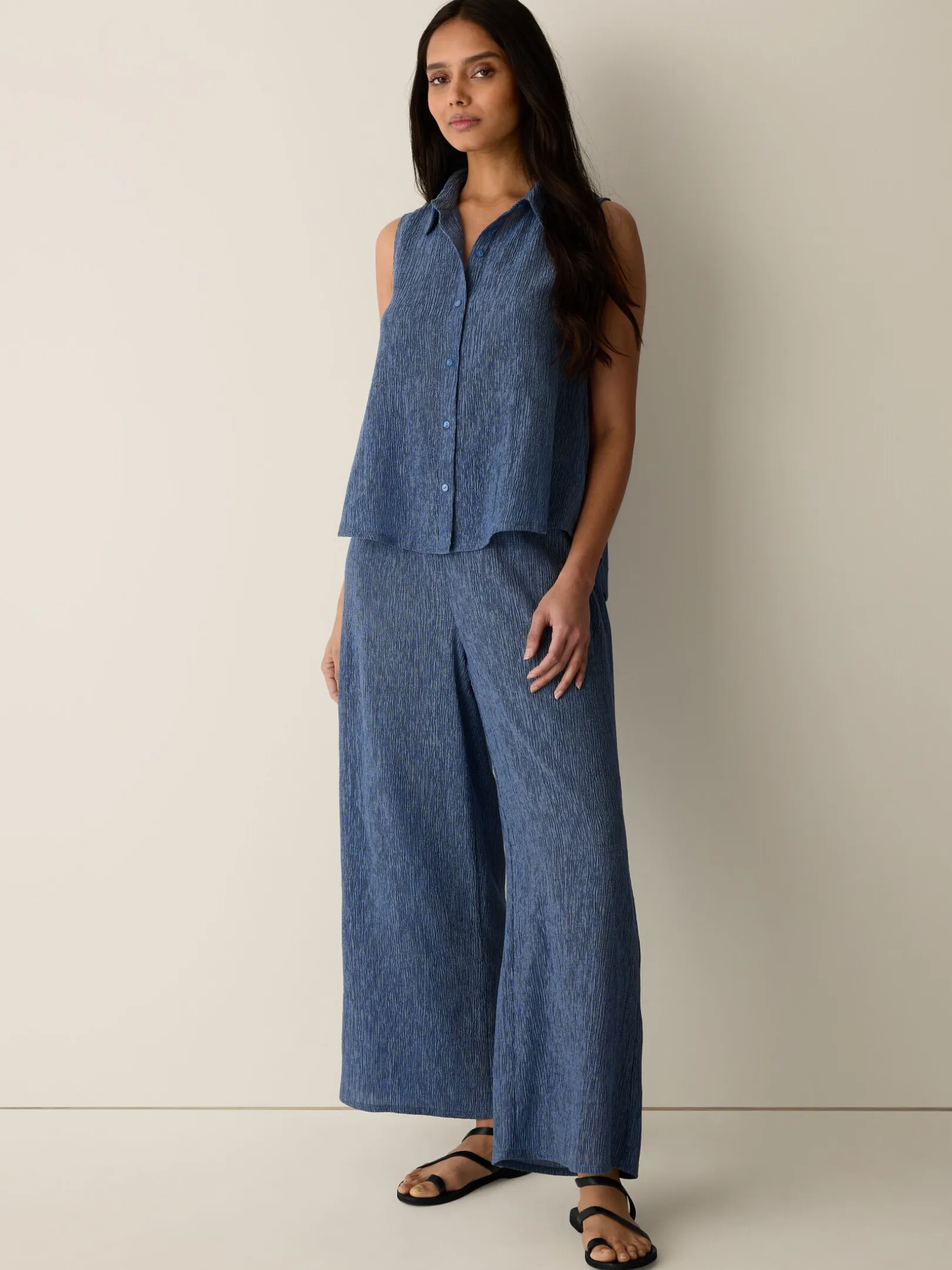 Woven Plissé Sleeveless Shirt