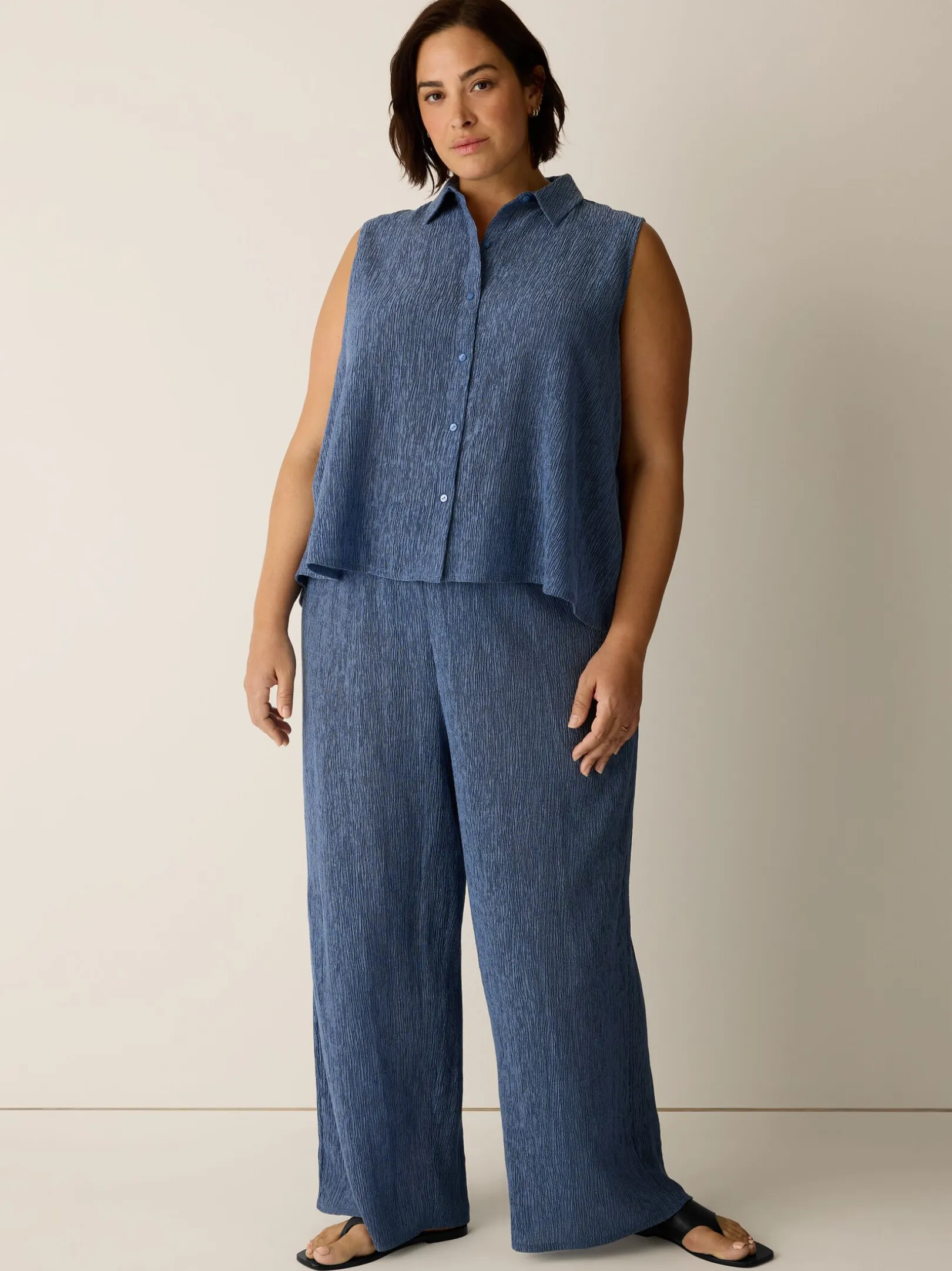 Woven Plissé Sleeveless Shirt
