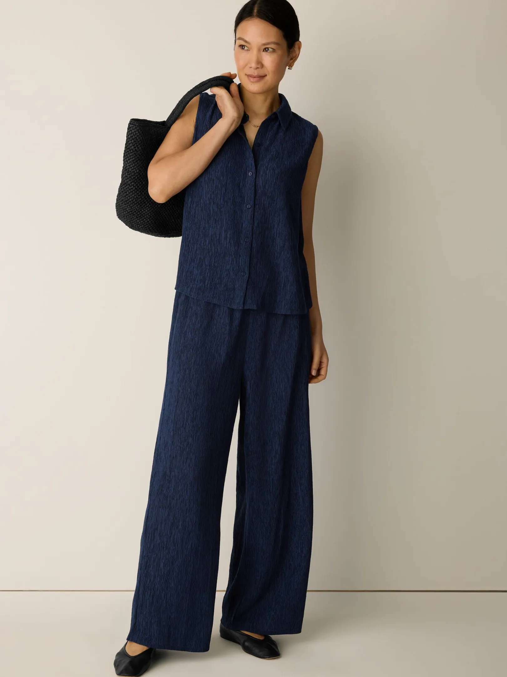 Woven Plissé Sleeveless Shirt