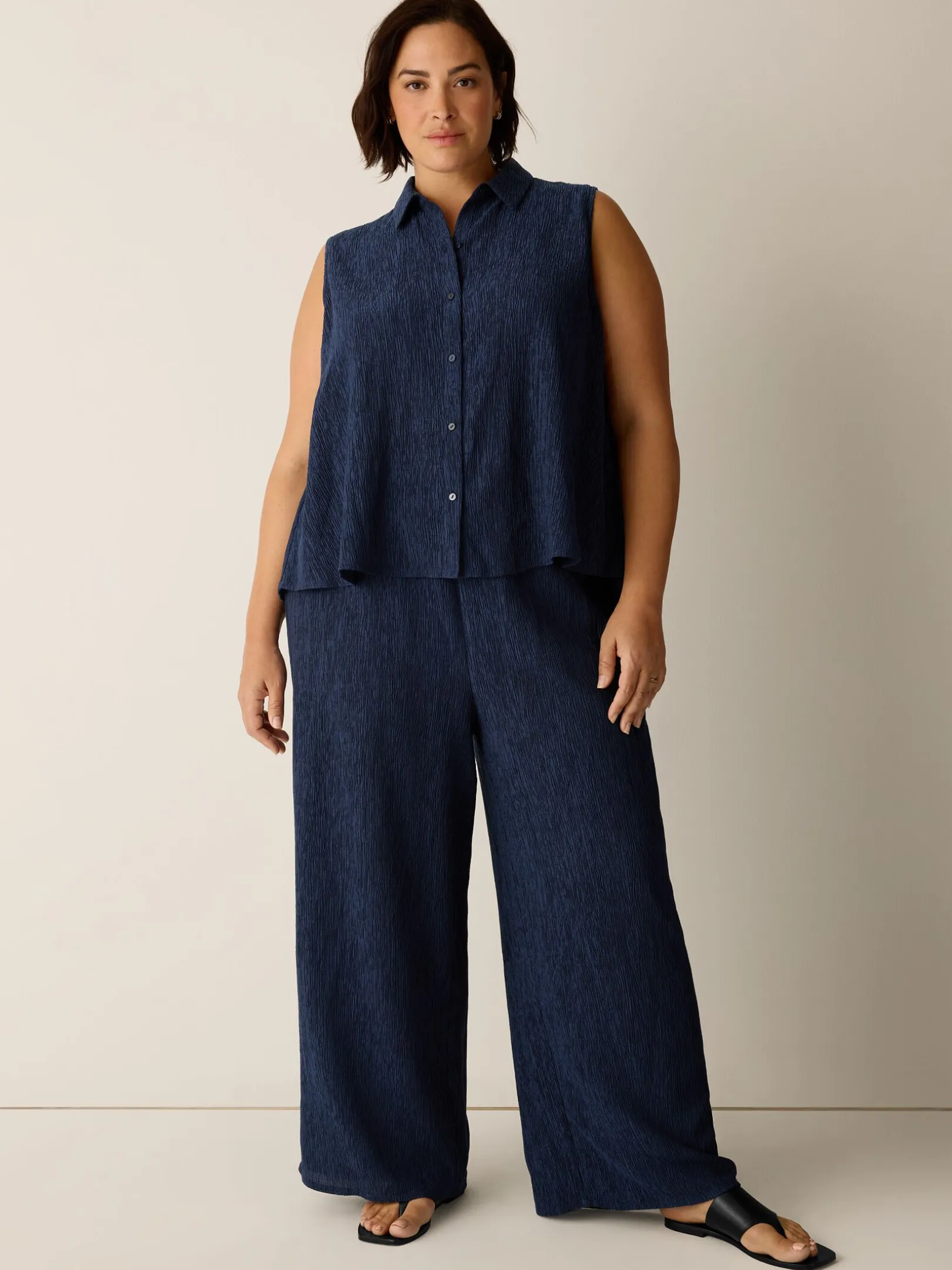 Woven Plissé Sleeveless Shirt
