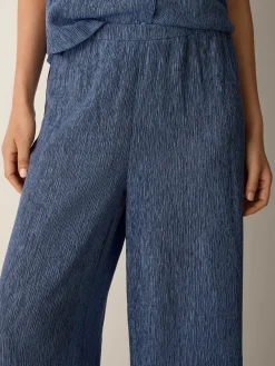 Woven Plissé Wide-Leg Pant