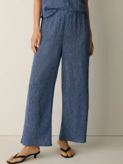 Woven Plissé Wide-Leg Pant