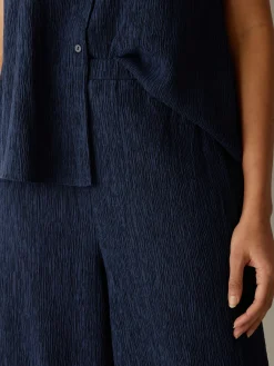 Woven Plissé Wide-Leg Pant