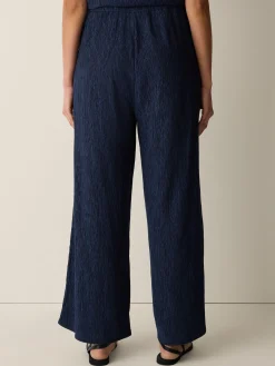 Woven Plissé Wide-Leg Pant