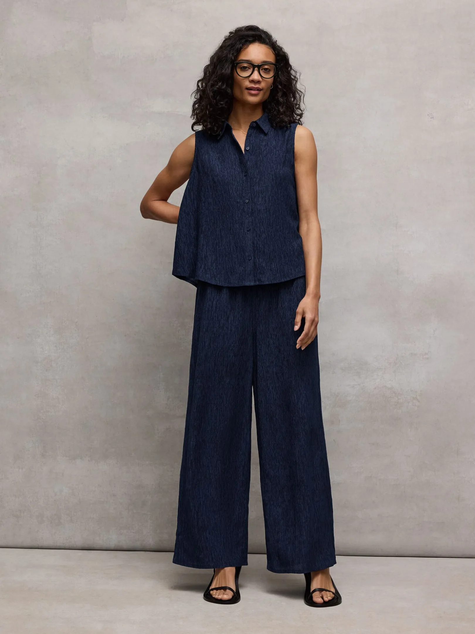 Woven Plissé Wide-Leg Pant