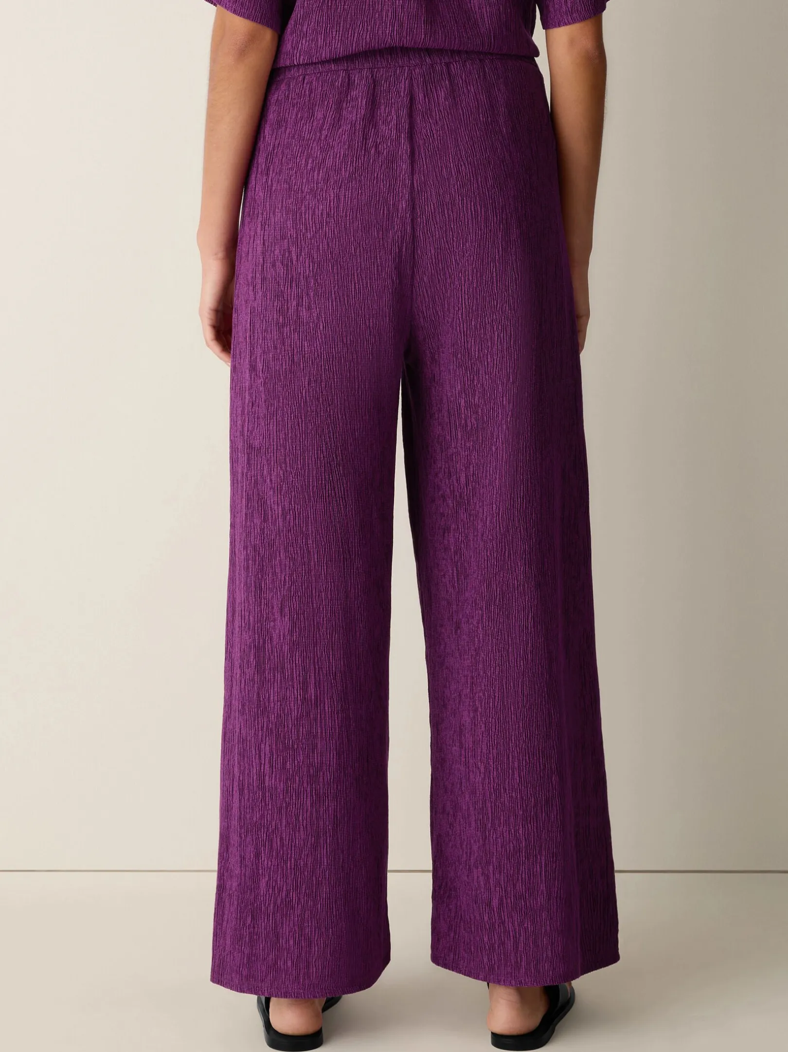 Woven Plissé Wide-Leg Pant